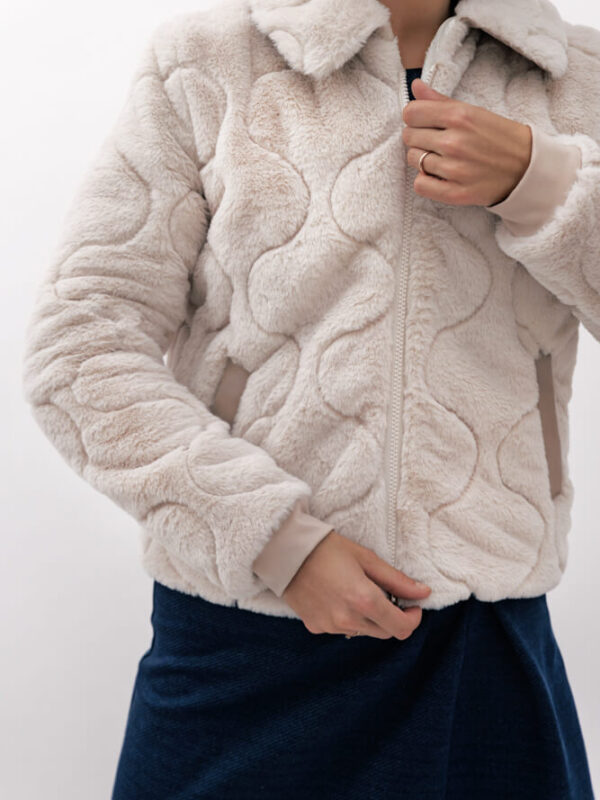 Designer Jacke fakefur sustainable fashion Nachhaltig clothingstore I elke freytag I Modedesigner aus Wien