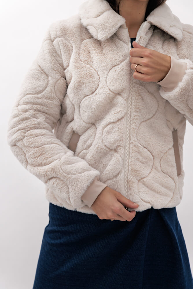 Designer Jacke fakefur sustainable fashion Nachhaltig clothingstore I elke freytag I Modedesigner aus Wien