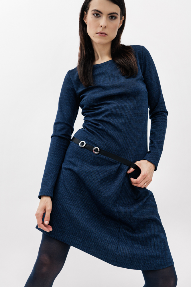 Designer Kleid langarm Dunkelblau sustainable fashion Nachhaltig clothingstore I elke freytag I Modedesigner aus Wien