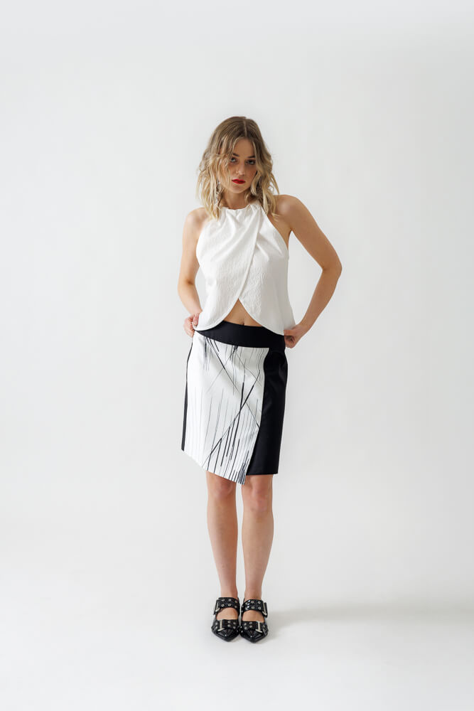 elke-freytag-wien-Designer-Oberteil-Evelyn-weiss- Rock-schwarz-weiss